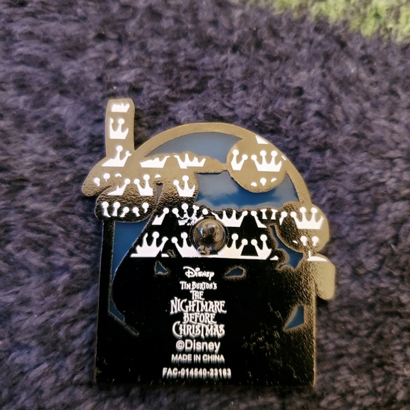 Loungefly Disney NBC Summer Translucent Pin Blind Box - Lock Shock Barrel - Picture 3 of 3